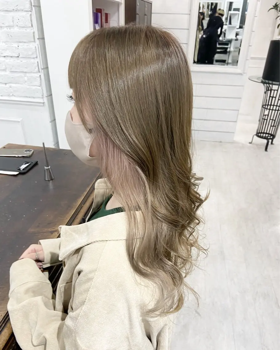 セミロング ラベンダーベージュ パープルカラー ボブ ハイライト 韓国風ヘア 札幌ブリーチカラー/ ダブルカラー/ドイのヘアスタイル