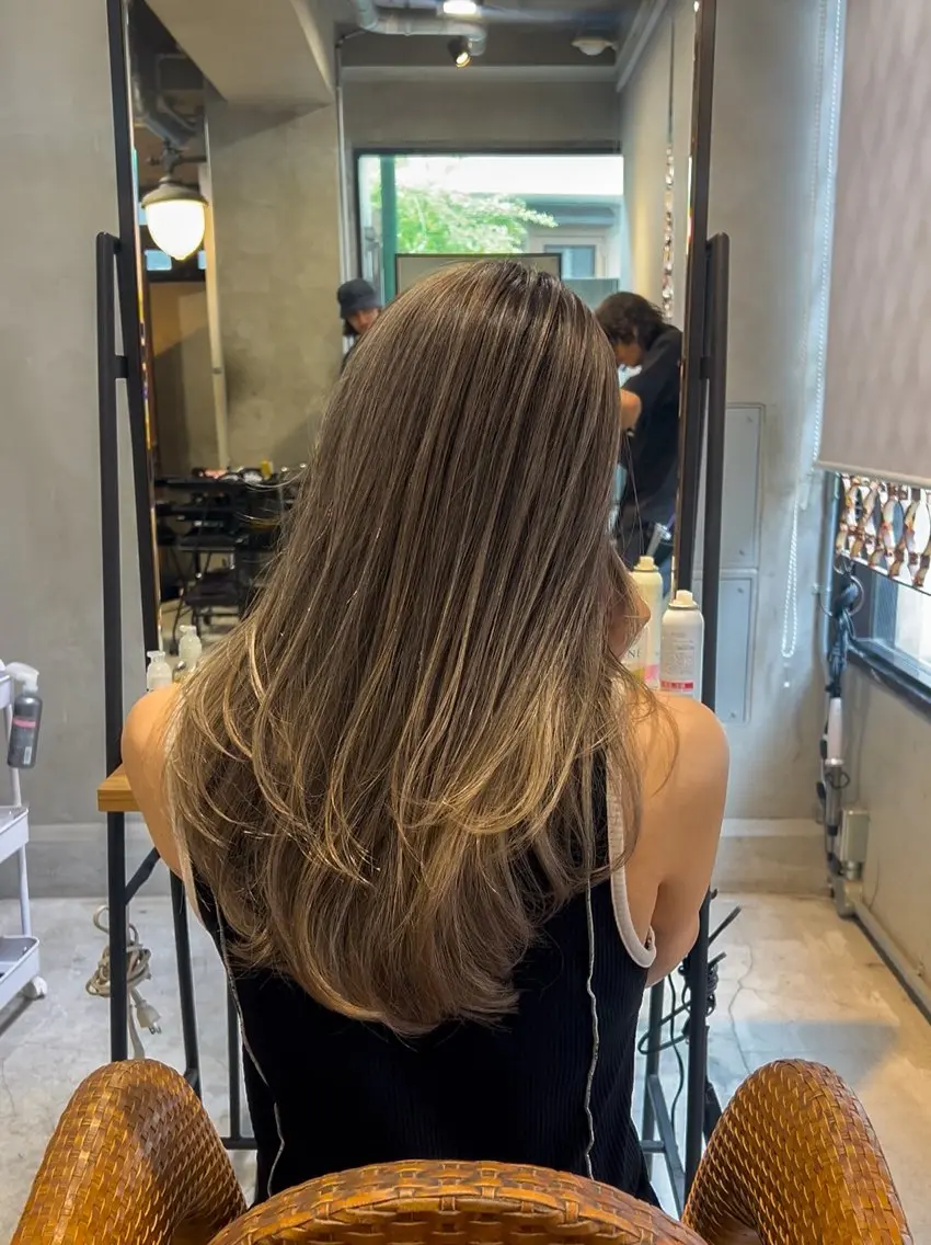 セミロング カラー カット ヘアカラー トリートメント 海外デザイン🇺🇸 石渡諒太のヘアスタイル
