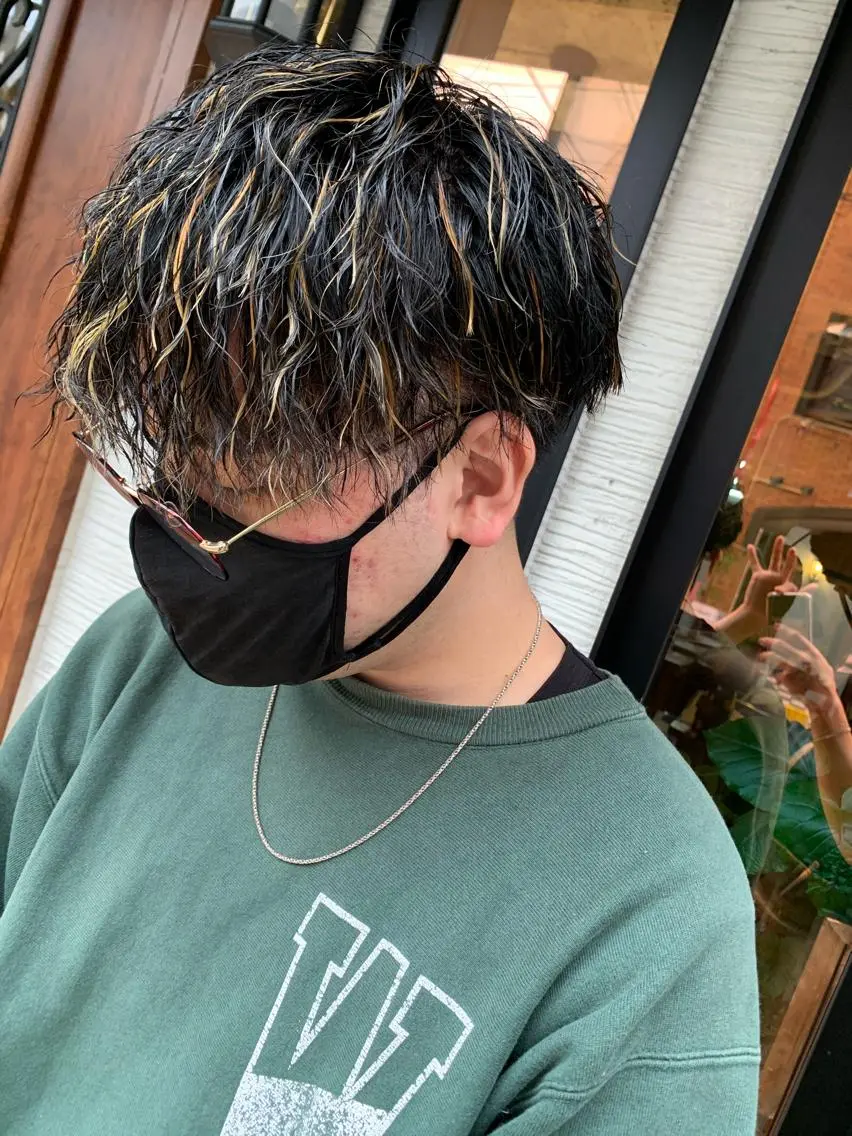 《新規メンズ限定》メンズハイライト＋カット♪♪ブリーチ一回、6枚までの写真