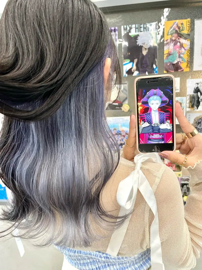 セミロング カラー インナーカラー 推し ブリーチ 髪質改善のヘアスタイル