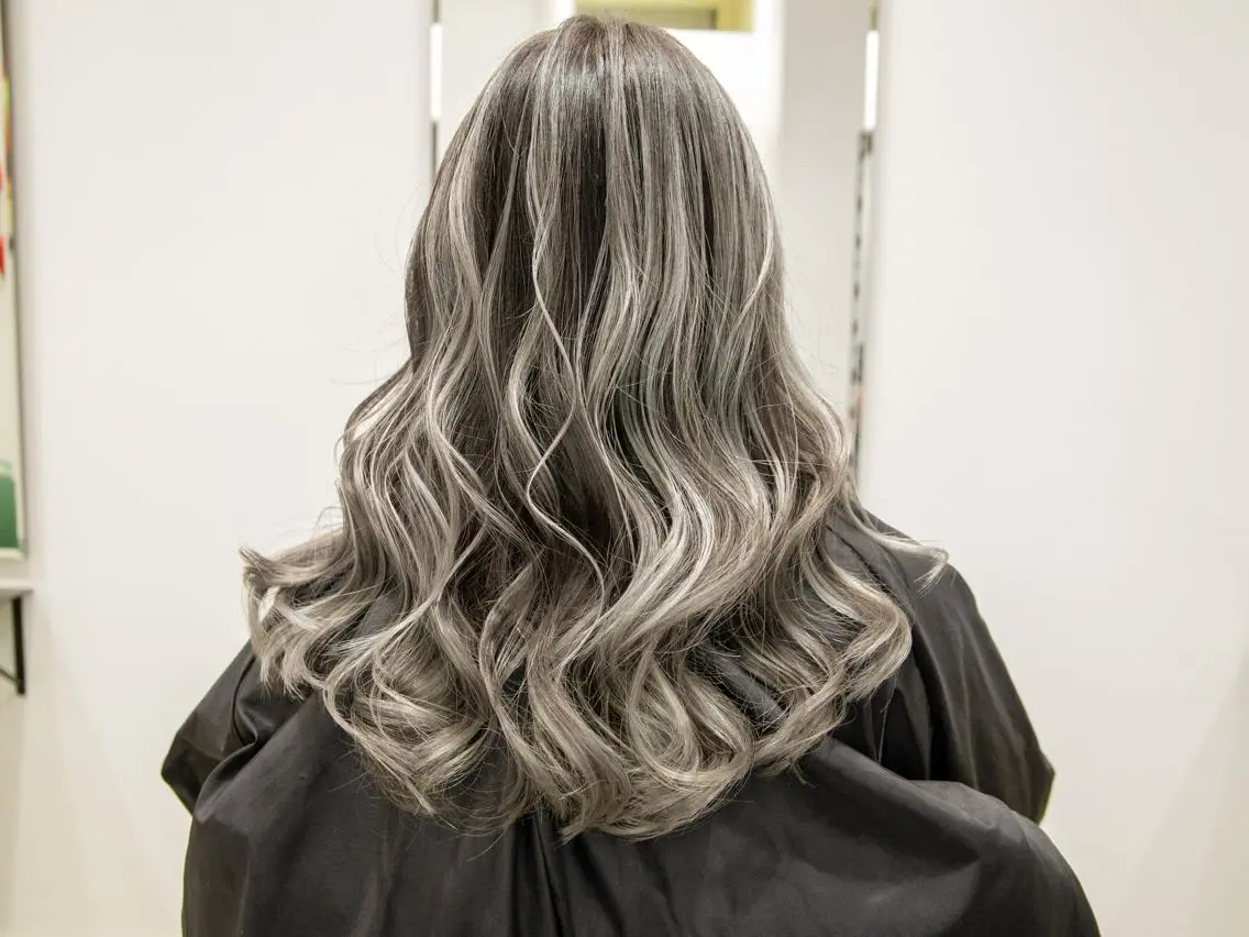 ロング カラー ヘアカラー Re:ta Hair 飯田淳平のヘアスタイル