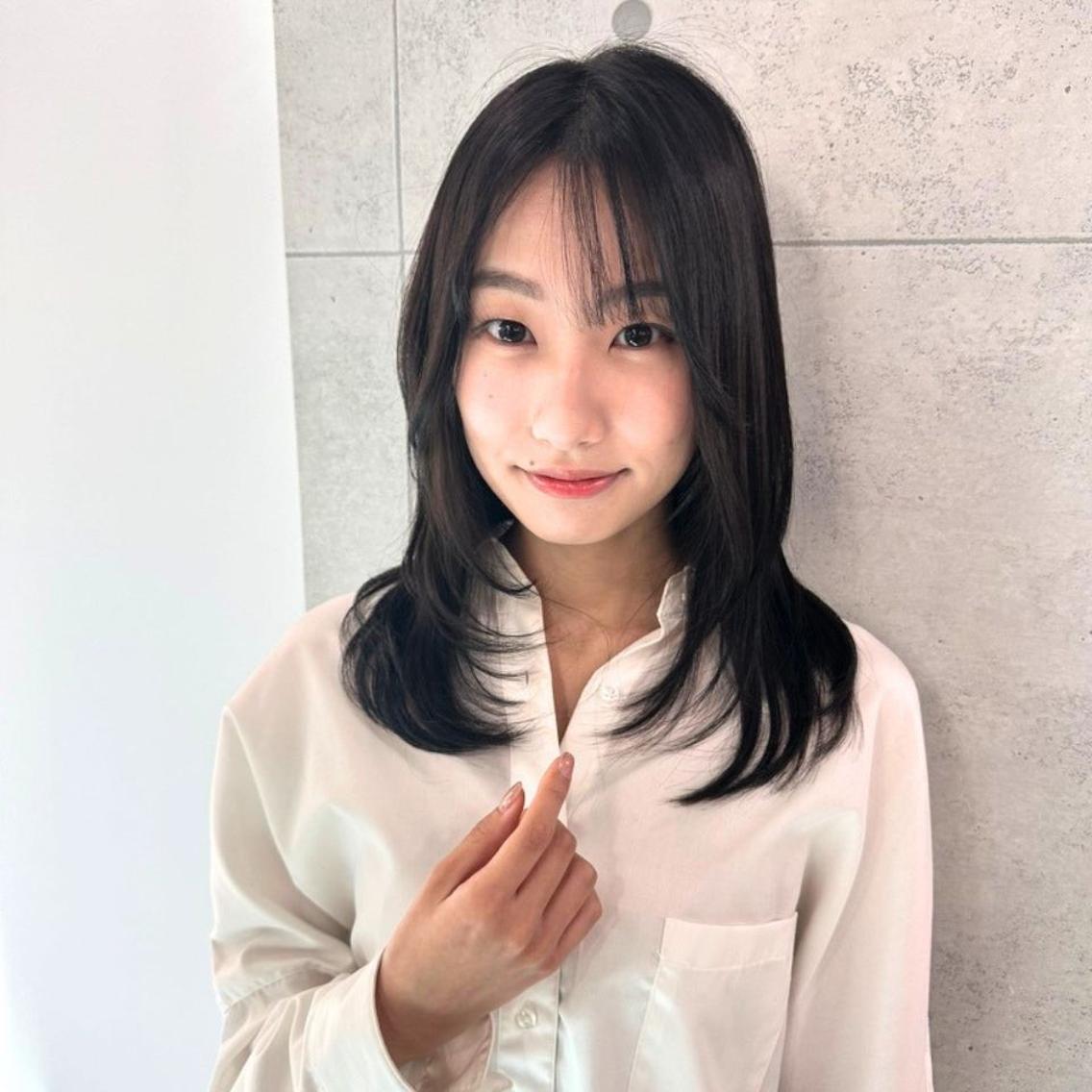 セミロング カラー 黒髪 透明感カラー シースルーバング 外ハネヘア ❇️安達 優心❇️ レイヤー/艶髪特化のヘアスタイル