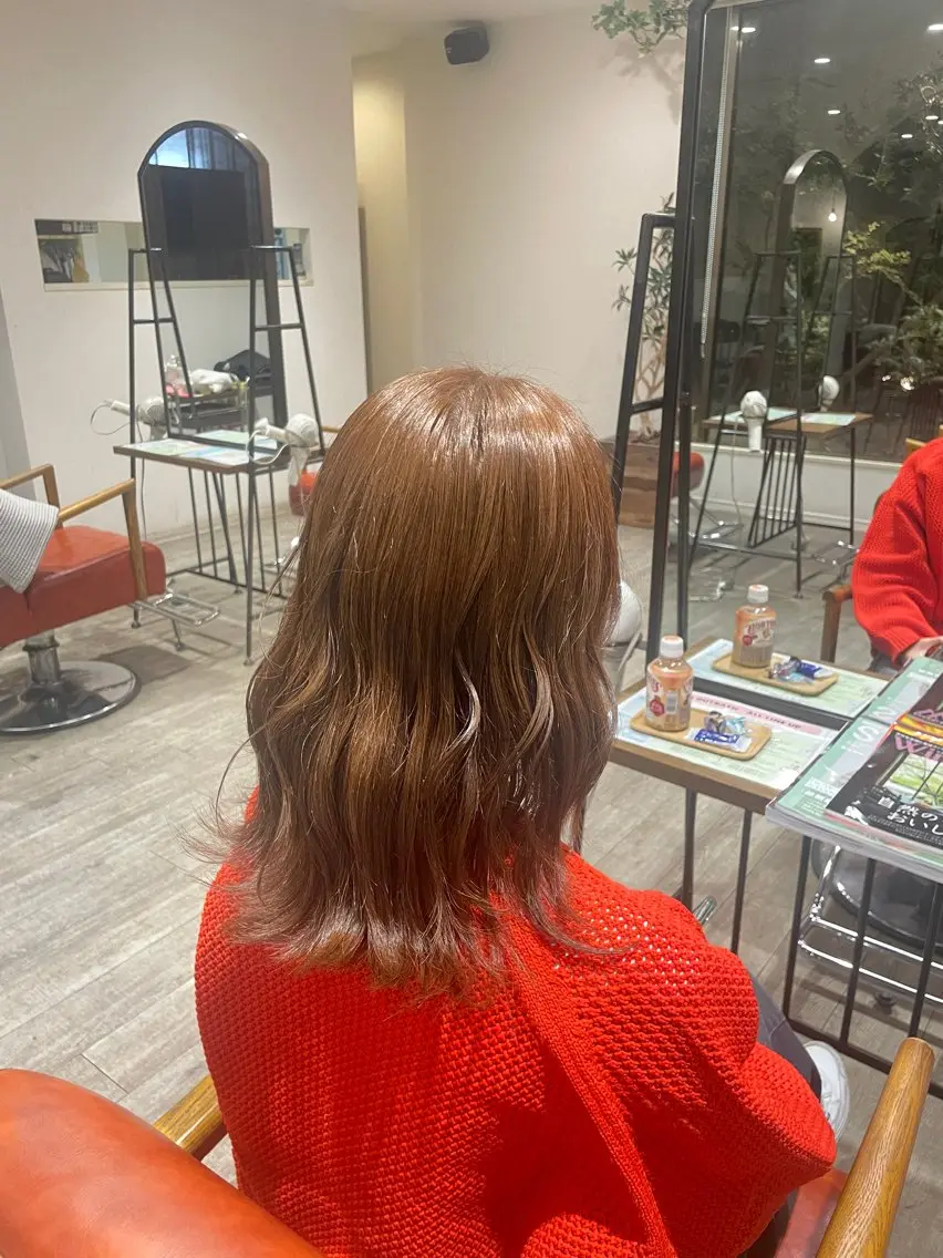 ミディアム オレンジブラウン 南場 智美のヘアスタイル