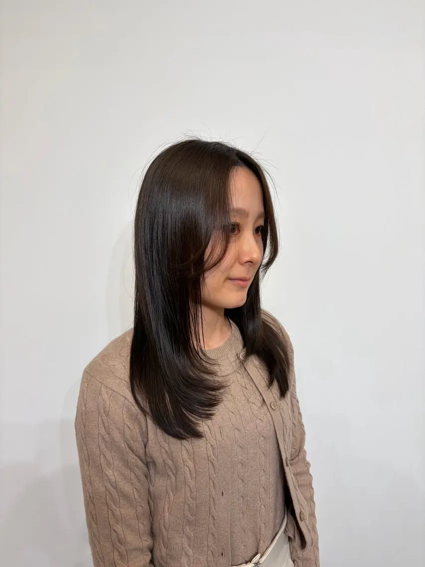 カラー LOA Riaのヘアスタイル