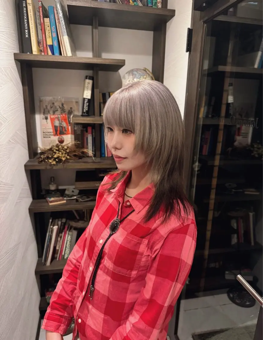セミロング カラー ヘアアレンジ mina 🐈‍⬛ ラフな似合わせヘアのヘアスタイル