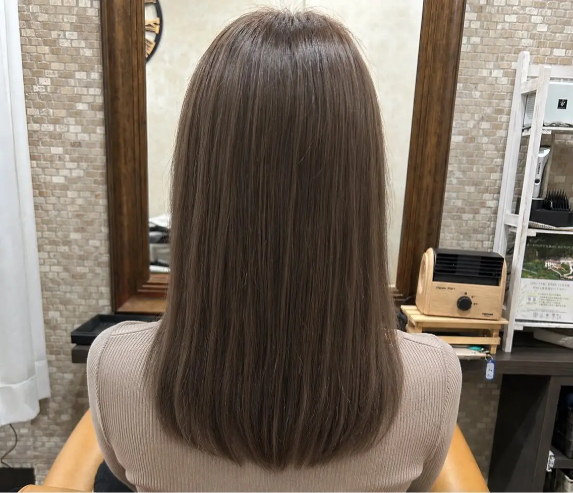 セミロング ヘアカラー 塩田 悠のヘアスタイル