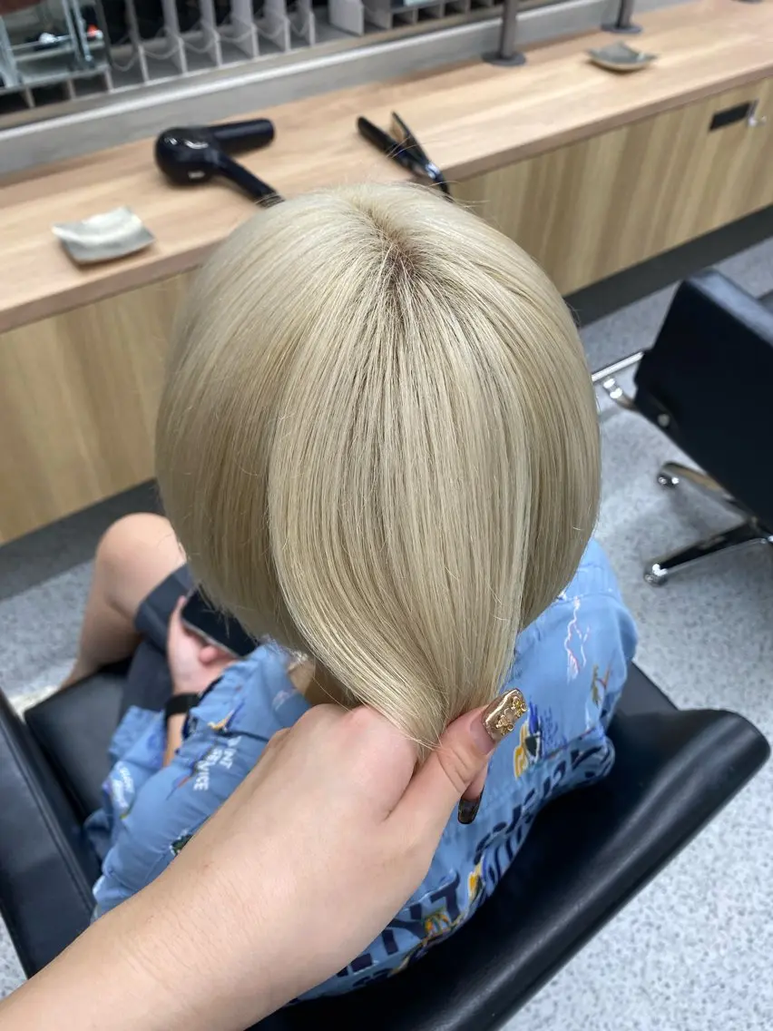 ショート カラー ベージュカラー ブロンド ダブルカラー ハイトーンカラー ピンクカラー カットモデル様無料 💎saaya💎のヘアスタイル