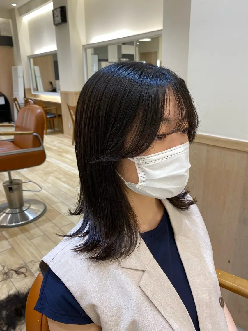 ミディアム カラー パーマ ヘアアレンジ キッズ シースルーバング サイドバング 小顔カット 新宿メンズパーマ ヨモギダのヘアスタイル
