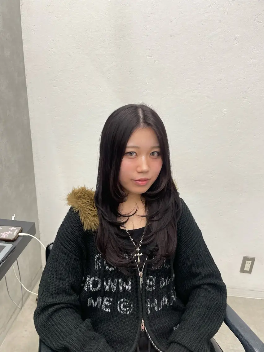 ロング ピンクブラウン トリートメント 角田 萌夏のヘアスタイル