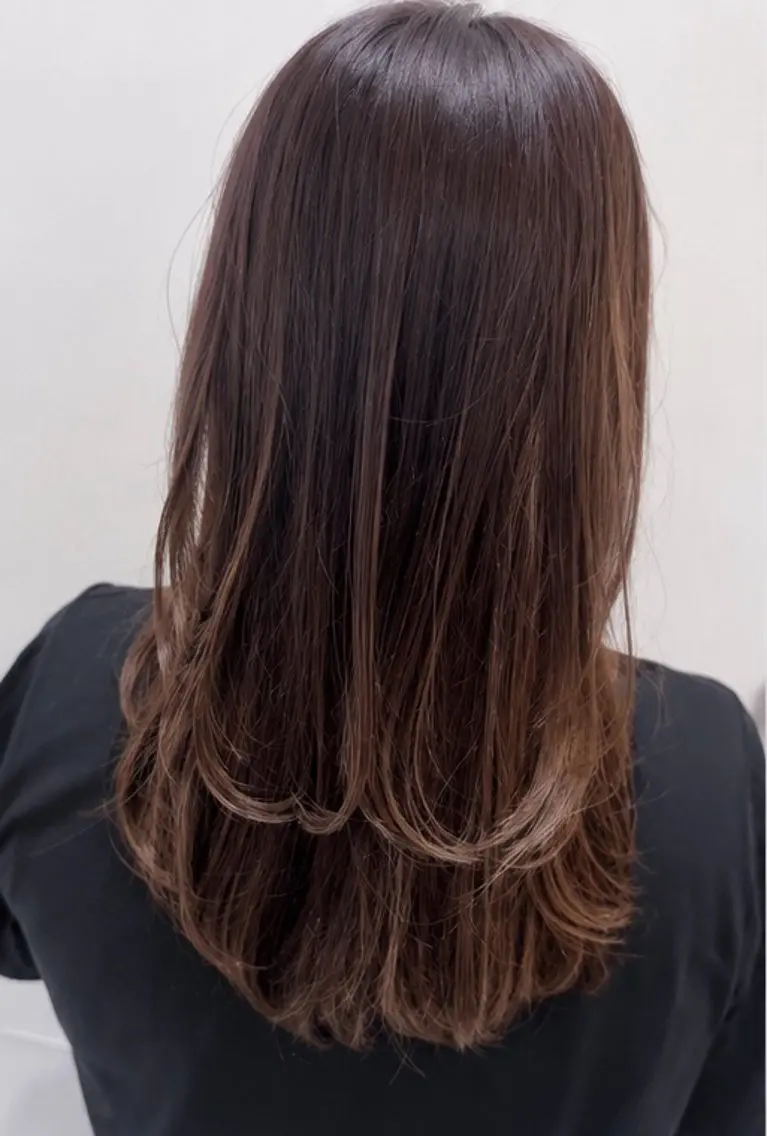 セミロング レイヤーカット カット トリートメント ももか💖お得に！ 艶モテ/透明感♡のヘアスタイル