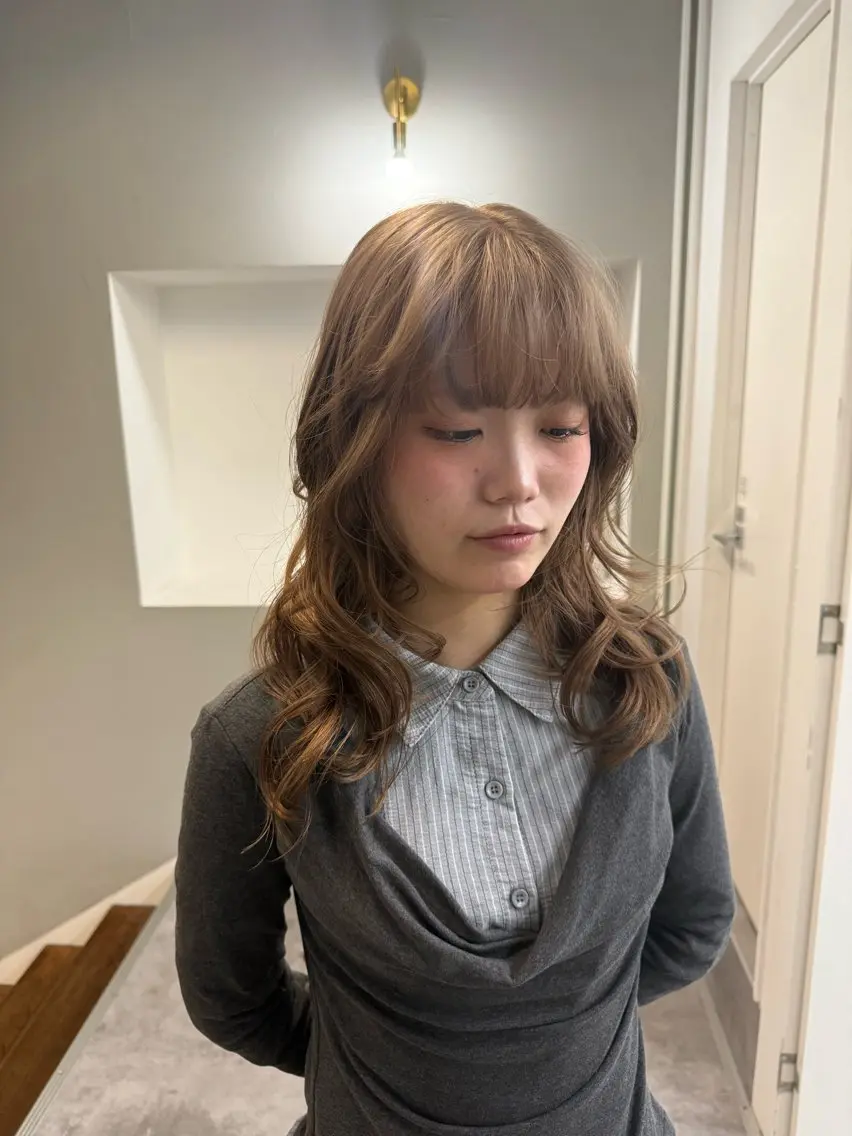 セミロング カット ヘアカラー 小倉 結衣のヘアスタイル