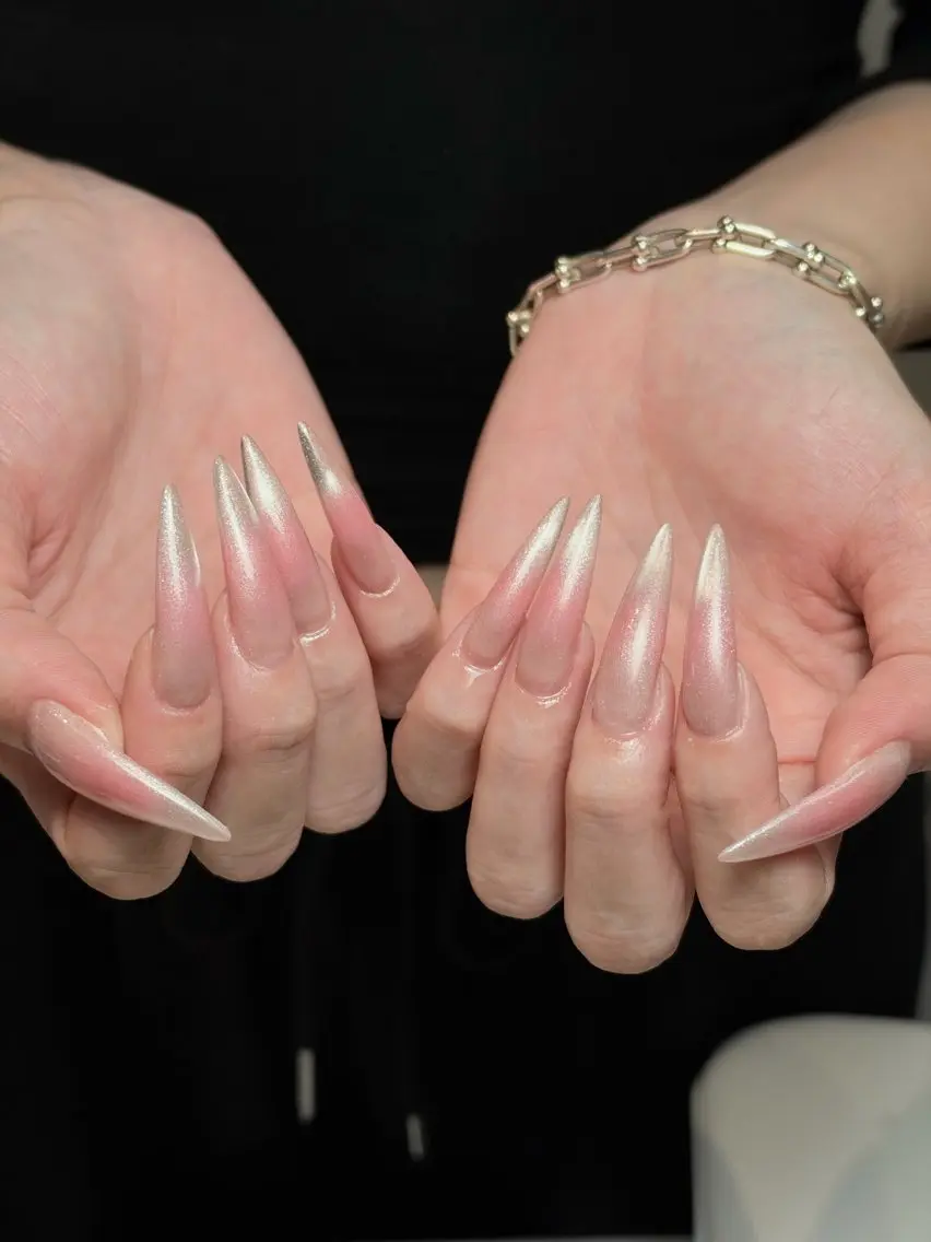 ネイル チークネイル ドット フレンチネイル グラデーション ハート ハンドネイル Julli NailStudioのネイルデザイン