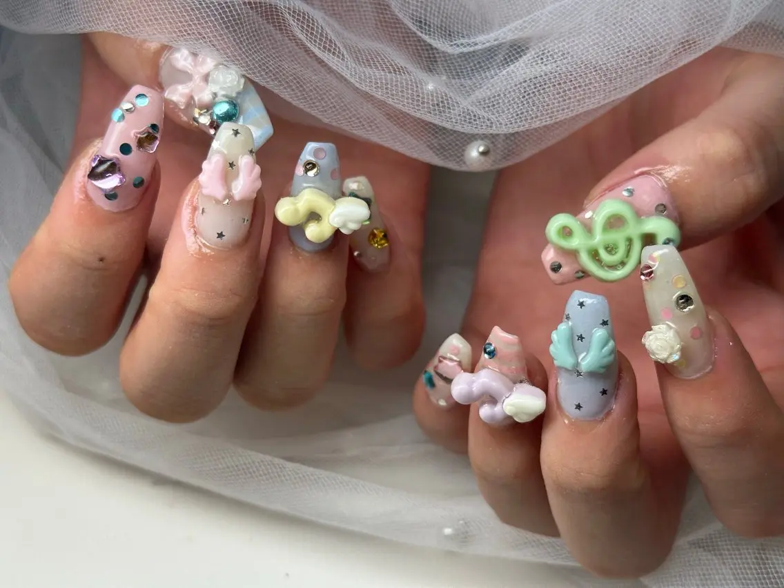 ネイル 持ち込み ハンドネイル Queennail 北堀江AYAのネイルデザイン