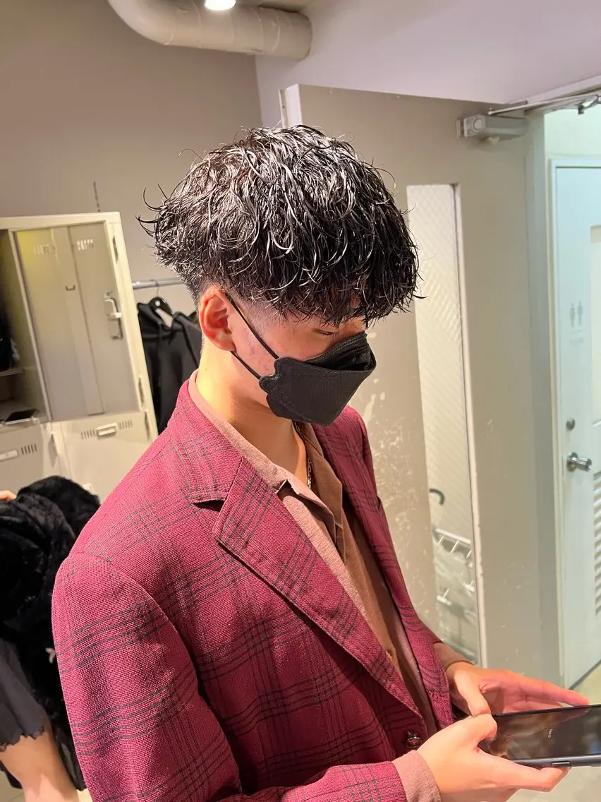 ショート カラー パーマ メンズ メンズパーマ特化 TAIGAのヘアスタイル