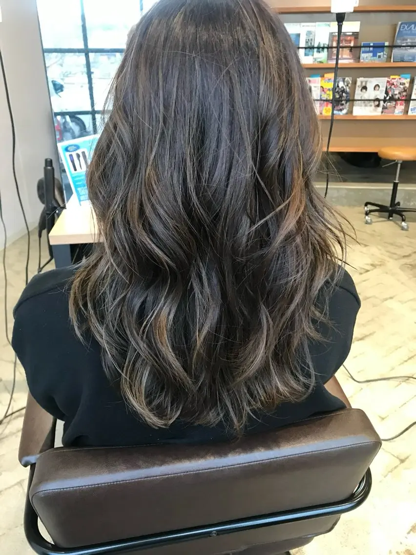 ロング Li'a【リア】 ANNAのヘアスタイル