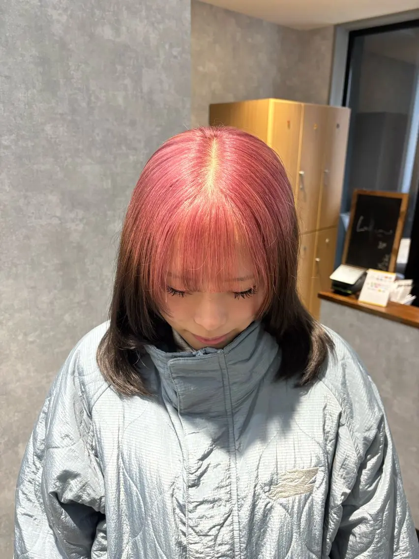 ミディアム カット ヘアカラー トリートメント 🌐NATSUMI 🌐【寒色カラー】のヘアスタイル