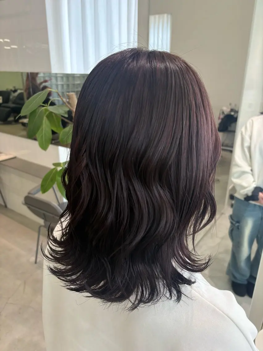 ミディアム カラー YUURI⭐︎ ヒナ･:*+.のヘアスタイル