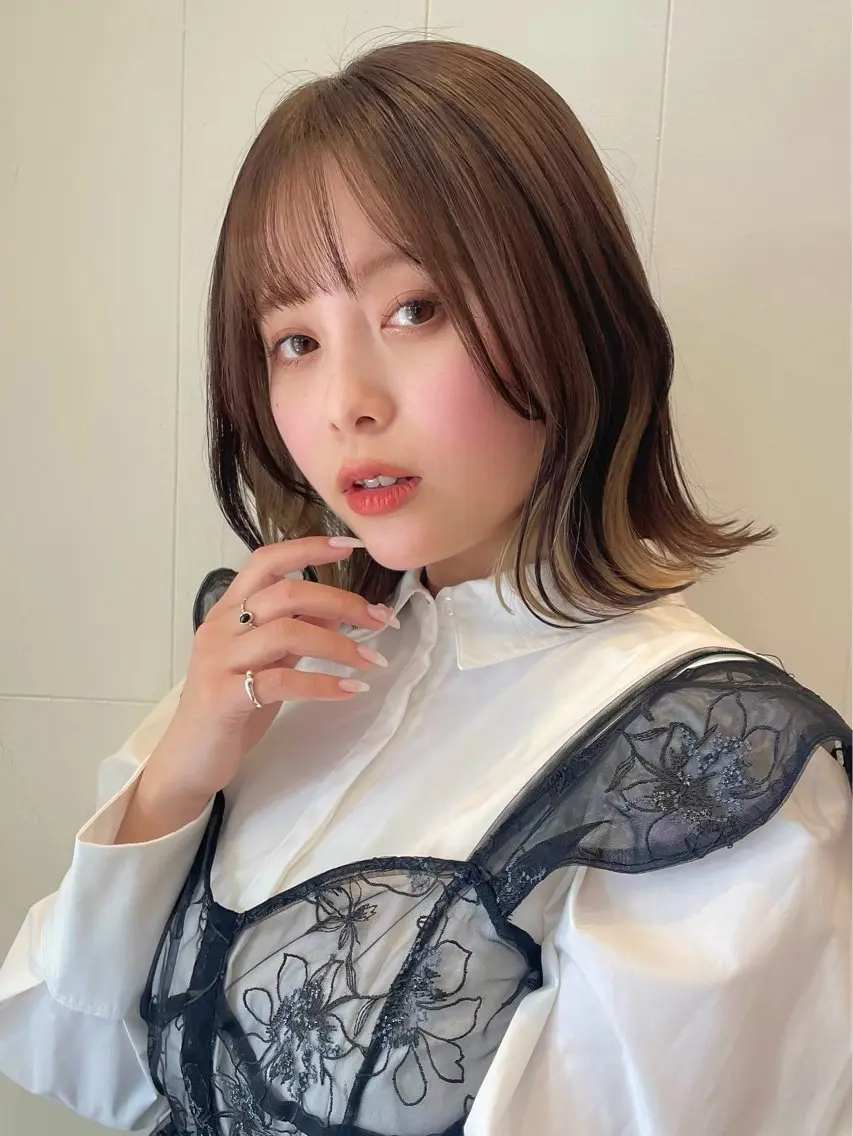 ミディアム 米澤 由衣のヘアスタイル