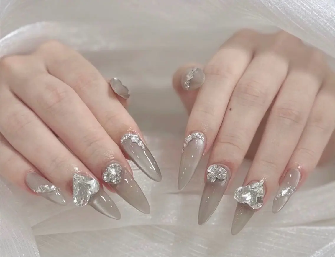ネイル フレンチネイル ジェルネイル 韓国ネイル マグネットネイル 持ち込み ハンドネイル Royal Nail-RINAのネイルデザイン