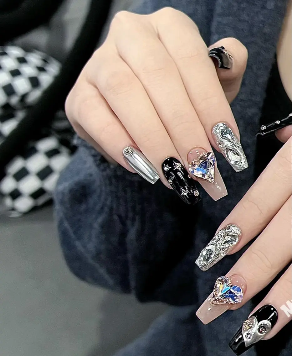 ネイル フレンチネイル グラデーション キラキラネイル 韓国ネイル マグネットネイル ハンドネイル 🎀🎀YooLi Nail Salonのネイルデザイン