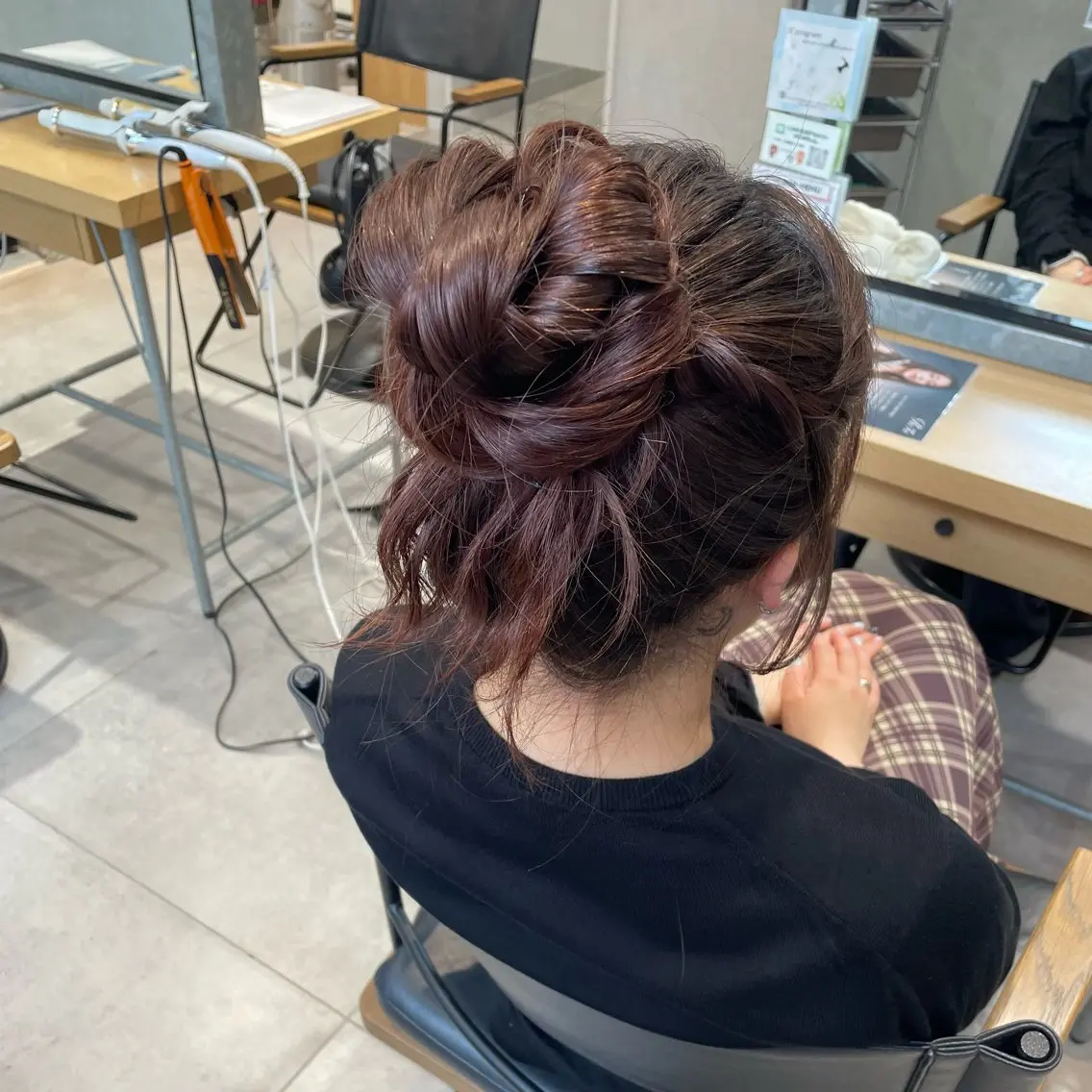 セミロング ヘアアレンジ お団子ヘア みたち すみれのヘアスタイル