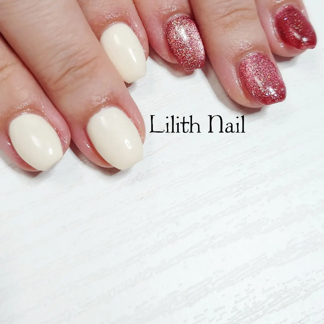 ネイル マグネットネイル ワンカラーネイル 赤色 ショートネイル スクエアネイル ハンドネイル Lilith Nailのネイルデザイン