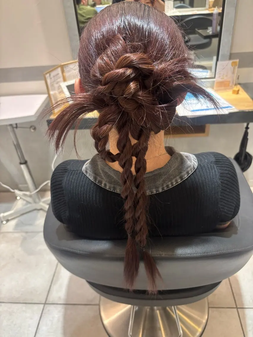 ロング ヘアアレンジ 浅井 唯のヘアスタイル