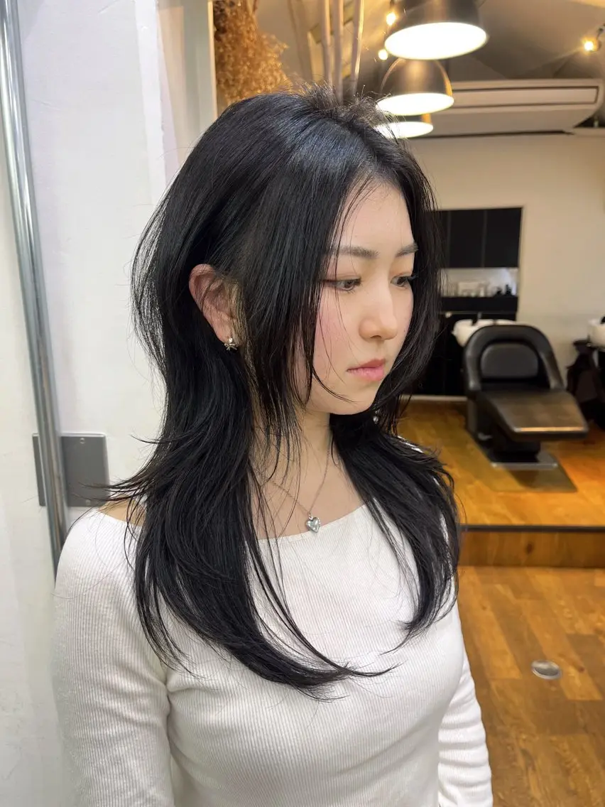 ロング カラー Airi 韓国y2k ハイレイヤーのヘアスタイル