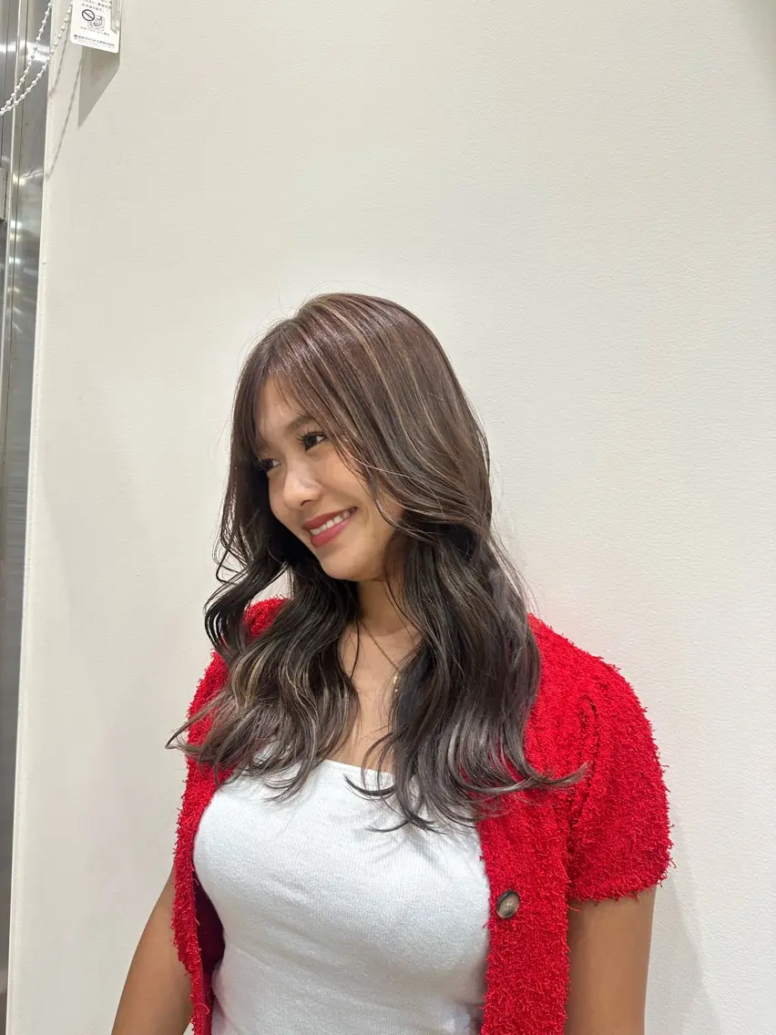 ロング ハイライト 中野 はるるのヘアスタイル