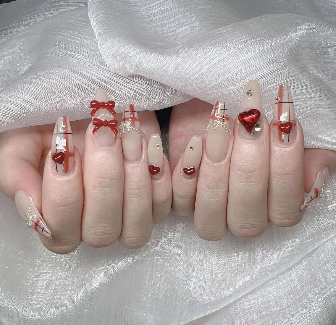 ネイル 長さ出し グラデーション 卒業式 キラキラネイル マグネットネイル ハンドネイル Lee Nailsのネイルデザイン
