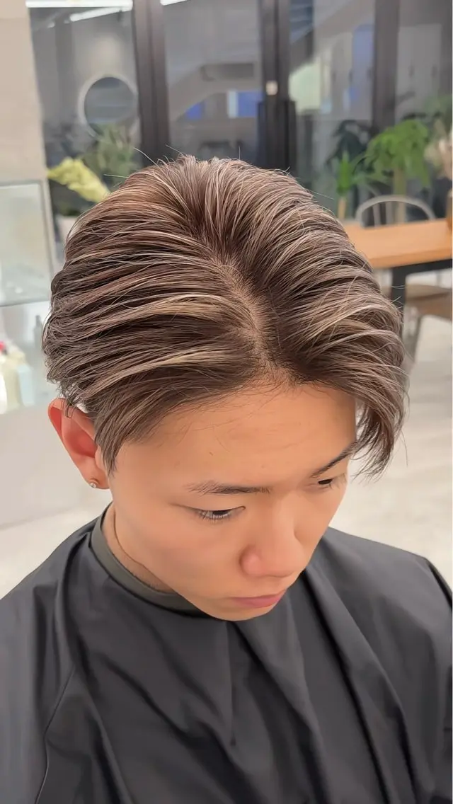ショート カラー メンズ メンズブリーチ メンズハイライト ブリーチ ケアブリーチ ハイライトカラー ヘアカラー メンズハイライト／ 町田／パーマ／TOMのヘアスタイル
