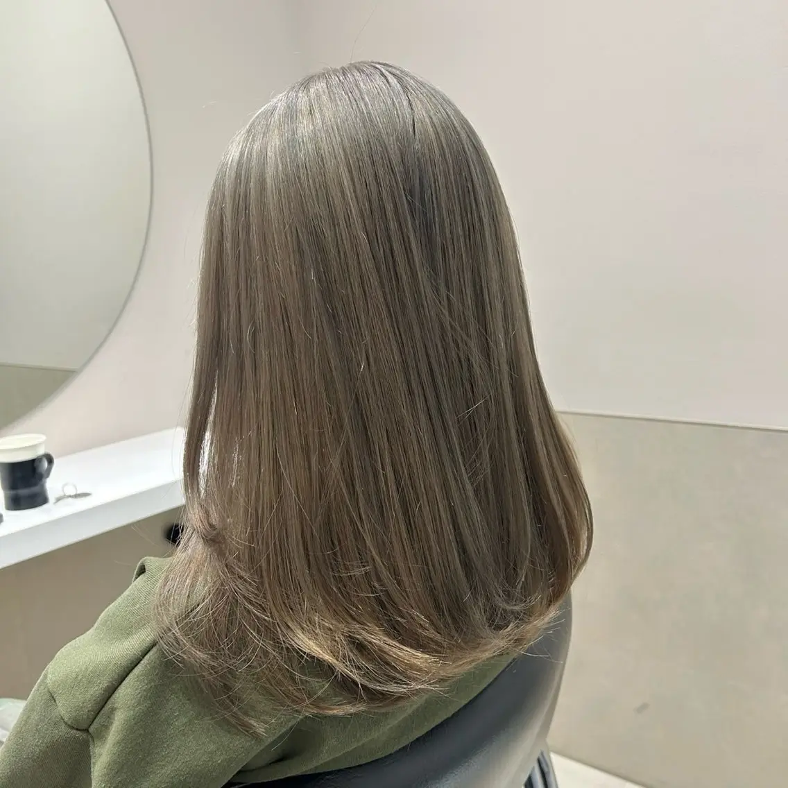 セミロング カラー ヘアアレンジ ヘアカラー トリートメント mai🍑暖色カラー /レイヤー💖のヘアスタイル