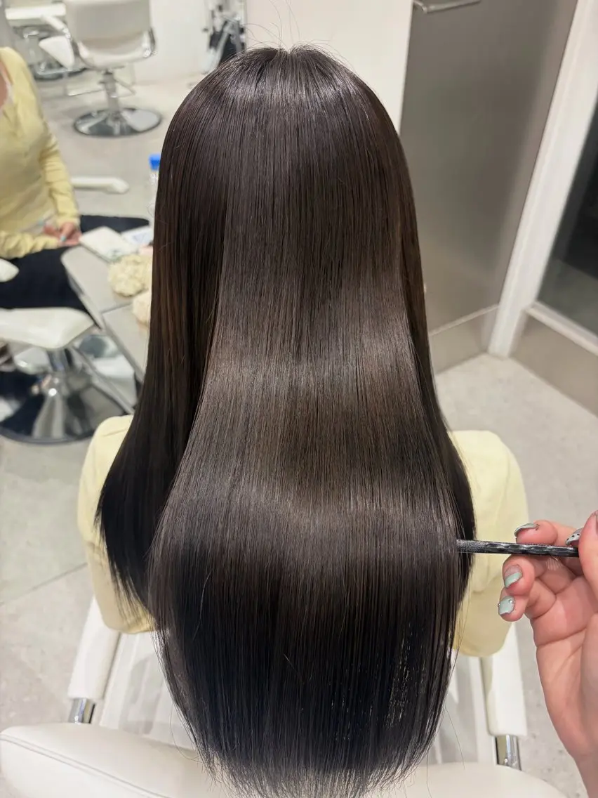 カラー 透明感カラー グレージュ 吉田 百々花のヘアスタイル