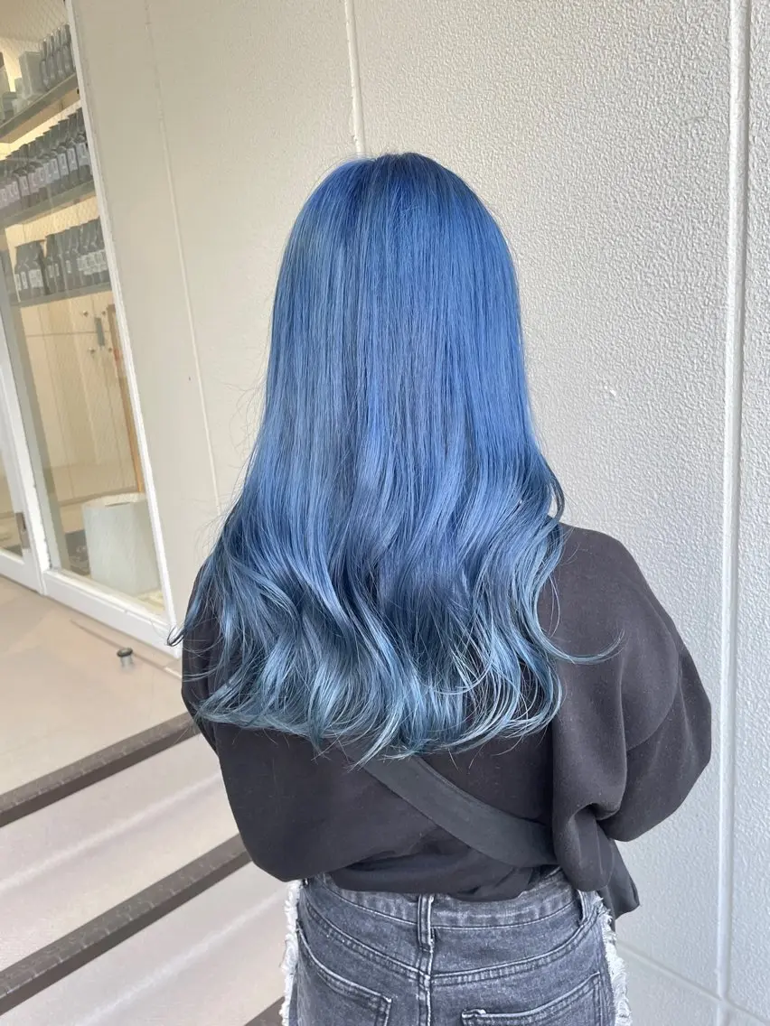 ロング カラー ヘアアレンジ ブルーカラー ヘアカラー トリートメント ヘッドスパ ヘアセット 艶カラー✨縮毛矯正✨ 翁長孝輔のヘアスタイル