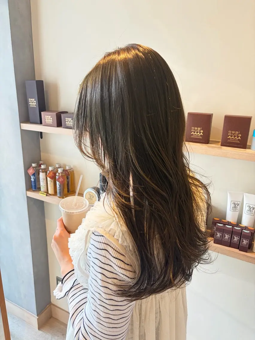 ロング カット ヘアカラー アイナ ROCCOのヘアスタイル