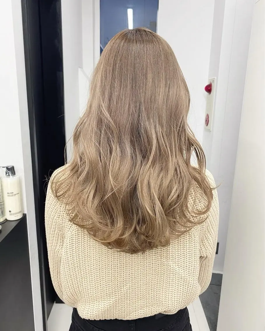 セミロング カラー ブリーチ ヘアカラー トリートメント 銀座/韓国レイヤー/ 艶カラー🍓原田侑依のヘアスタイル
