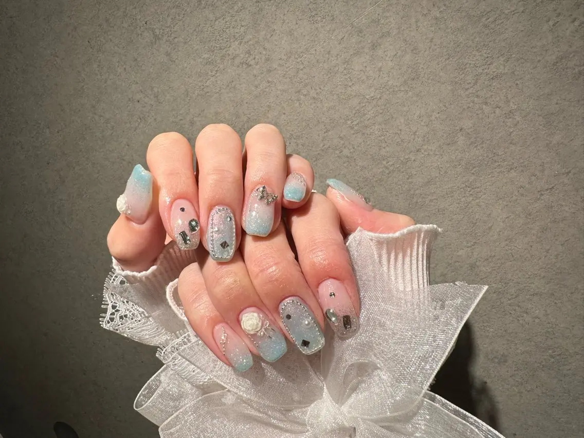 ネイル I-nailロング /ワンホン/キラキラのネイルデザイン