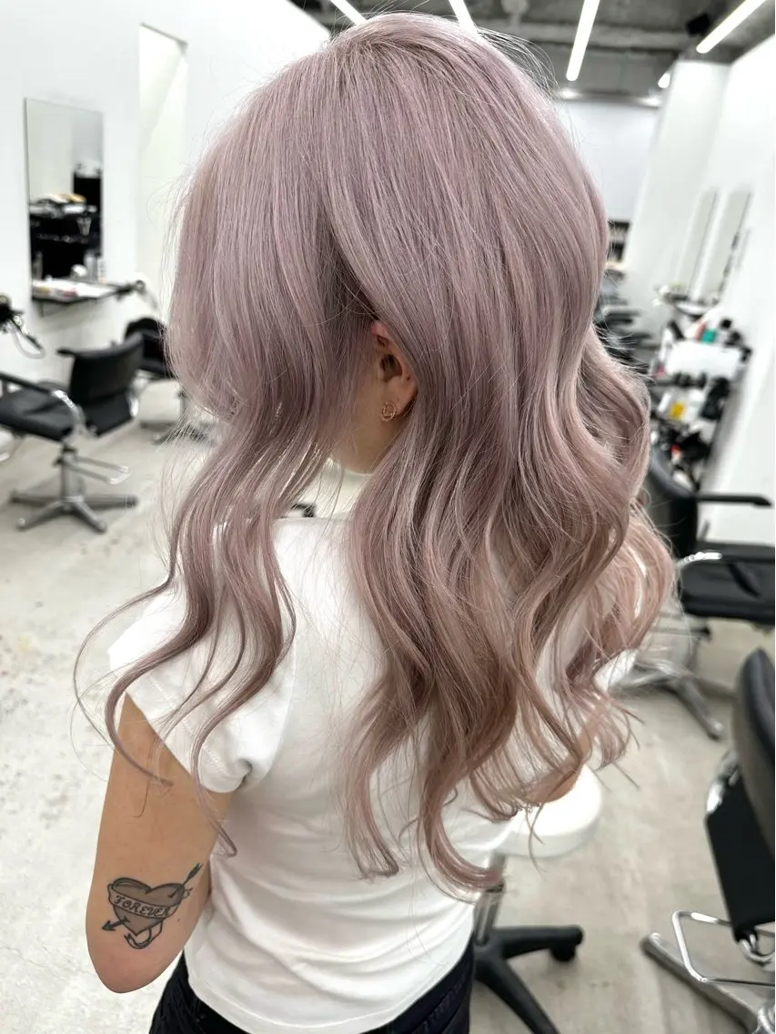 ロング カラー ラベンダーカラー ラベンダーグレー 原宿ハイトーンカラー 🌼みるい🌼のヘアスタイル