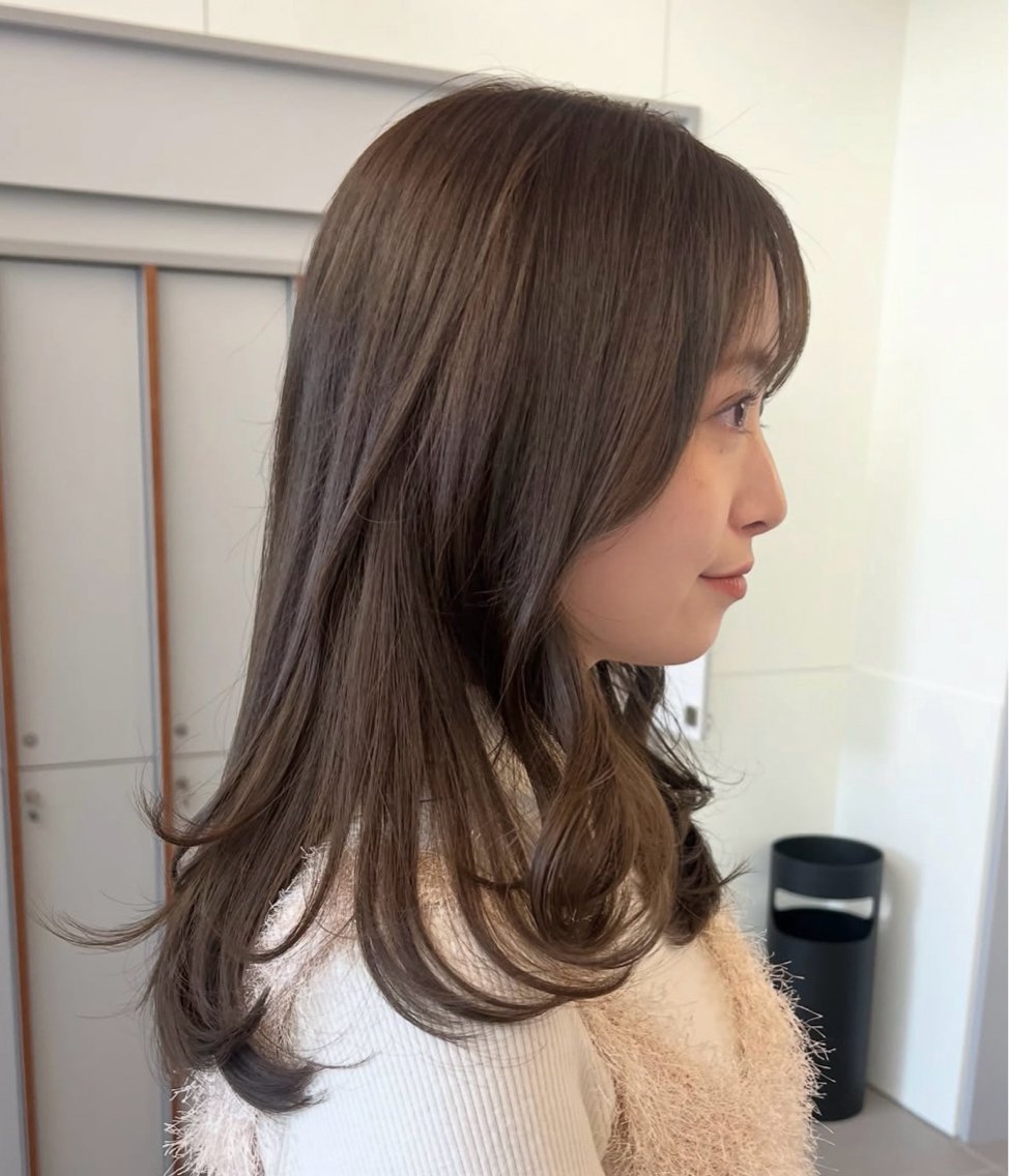 セミロング カラー ヘアカラー トリートメント オリーブ🎶アッシュ グレージュちひろ🧸のヘアスタイル