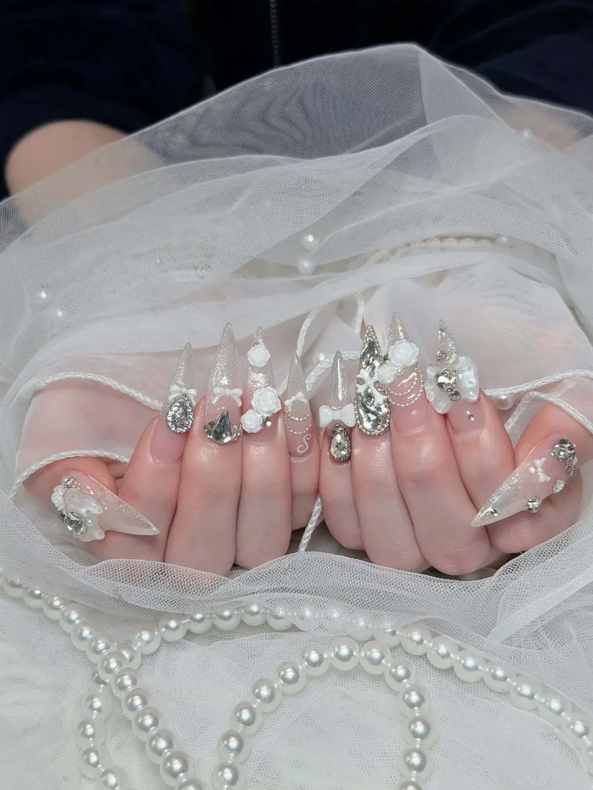 ネイル オーロラネイル ボルドー ブラウン 氷ネイル・うるうるネイル キラキラネイル ハンドネイル Julli NailStudioのネイルデザイン