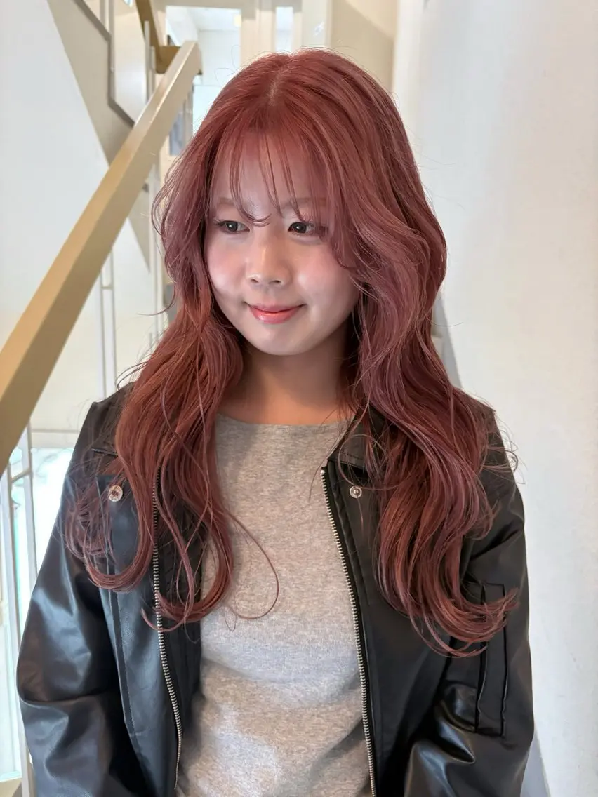 ミディアム 薄暮 マツイ　レンのヘアスタイル