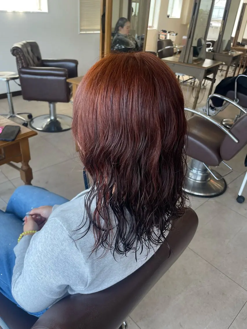 カラー TIDEHAIR 菜都のヘアスタイル