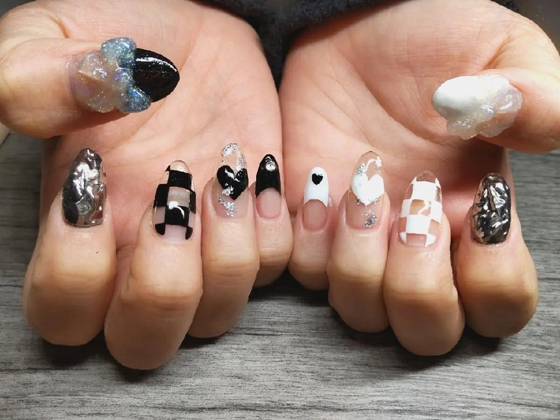 セミロング ネイル 長さ出し ジェルネイル ハート ミラーネイル スカルプネイル T&A nailのネイルデザイン