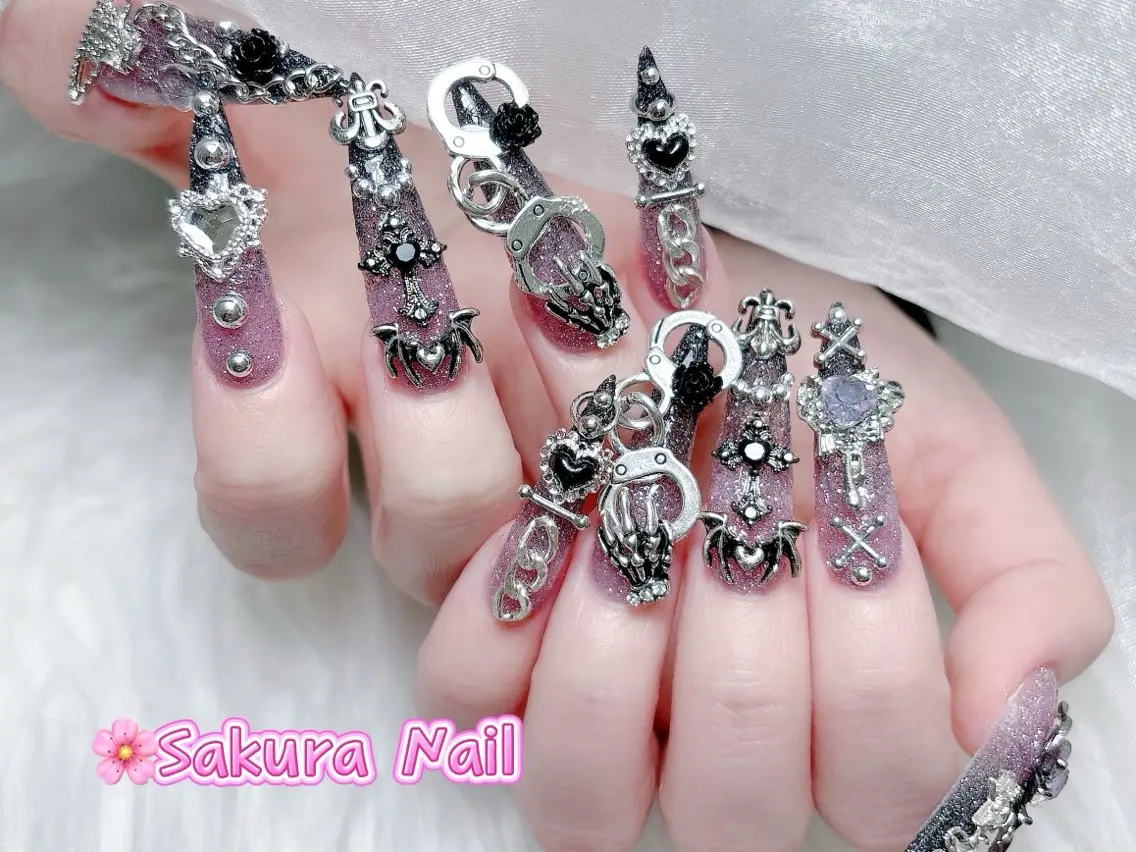 ネイル アートネイル オーロラネイル ボルドー チークネイル フレンチネイル ハンドネイル Sakura Nail Salonのネイルデザイン