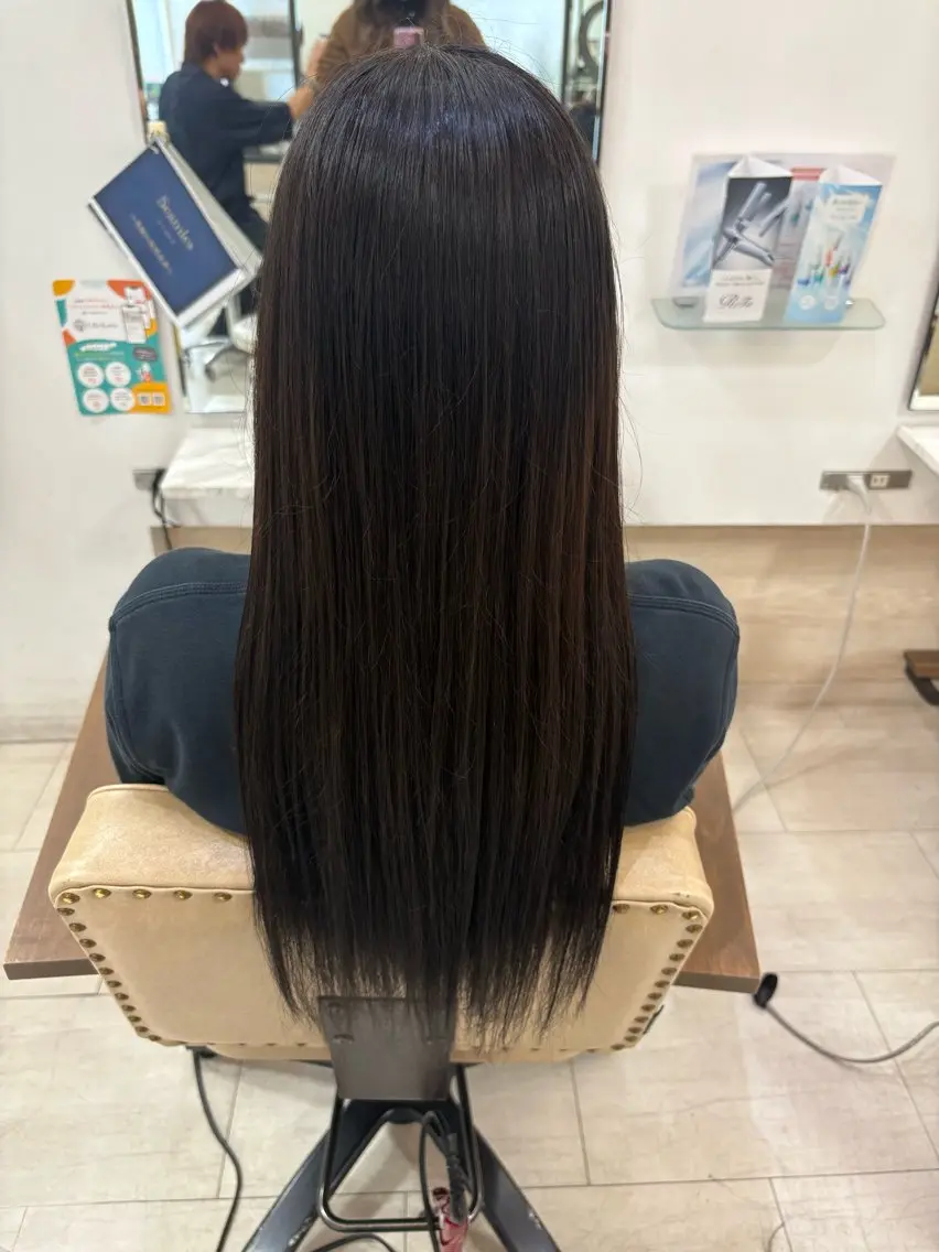 ロング カラー 栗田 優月のヘアスタイル