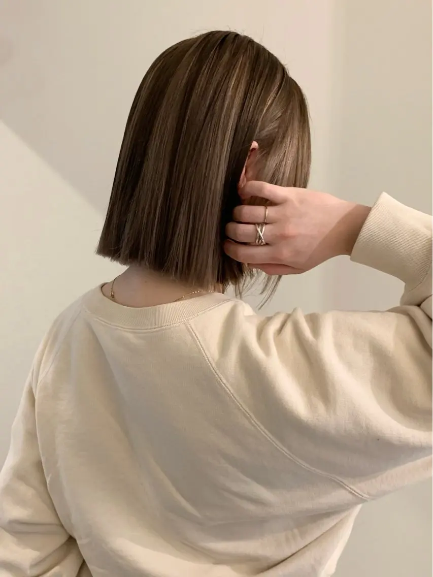 ミディアム カラー ボブ カット ヘアカラー 落合希 Olivebeigeのヘアスタイル