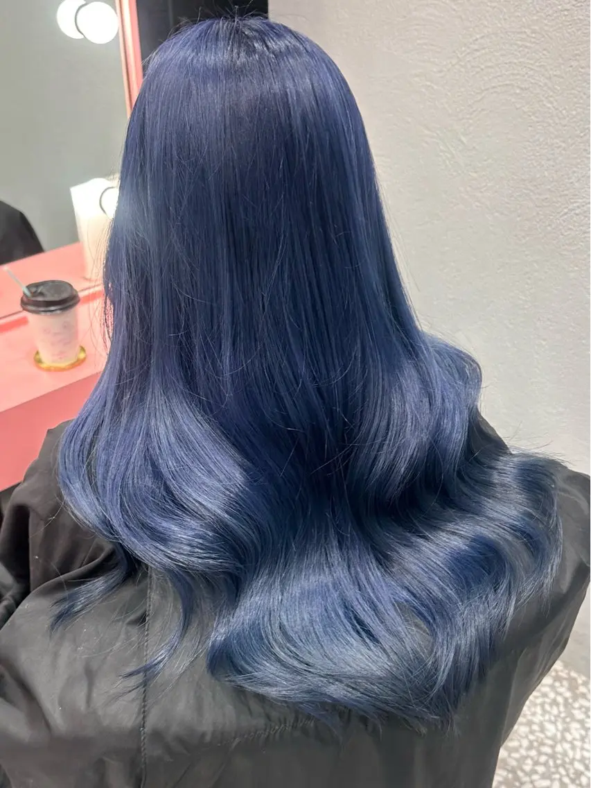 ロング カラー ブリーチ カット ヘアカラー 𝑴𝑶𝑲𝑨渋谷 トレンド韓国ヘア🩷のヘアスタイル
