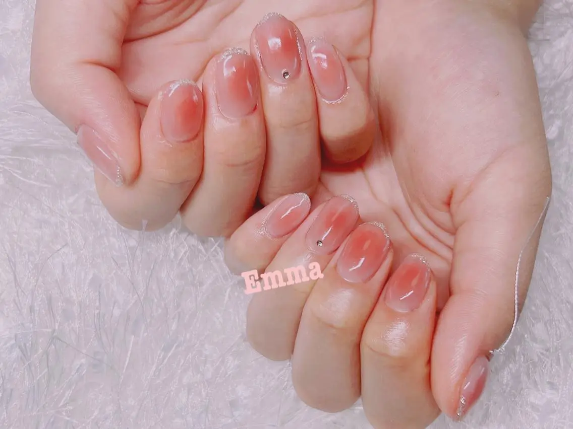 ネイル チークネイル ISA_ BELLAのネイルデザイン
