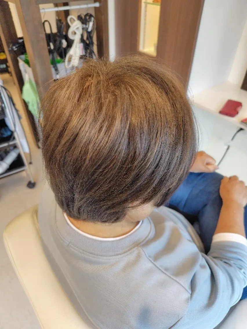 ショート ヘアカラー 三浦 瑞華のヘアスタイル