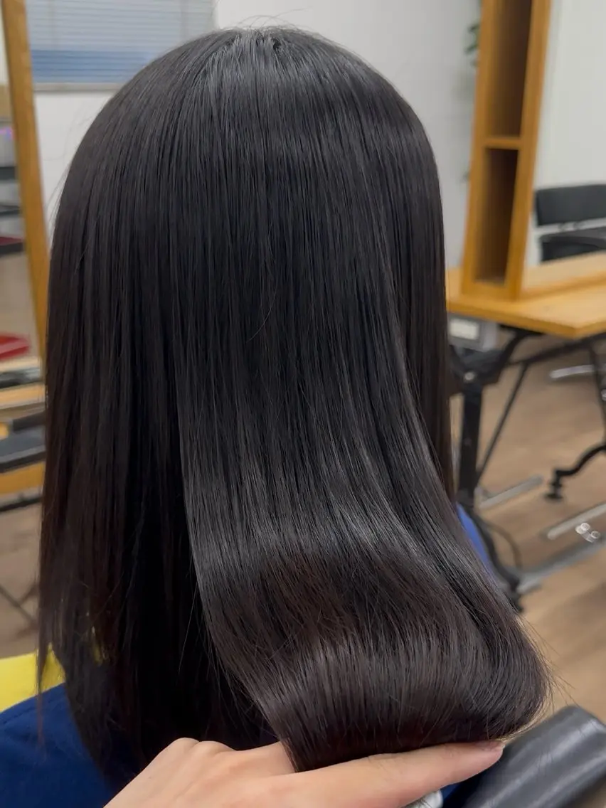 セミロング 髪質改善 トリートメント カット 縮毛矯正 トリートメント 渡辺 鴻江のヘアスタイル